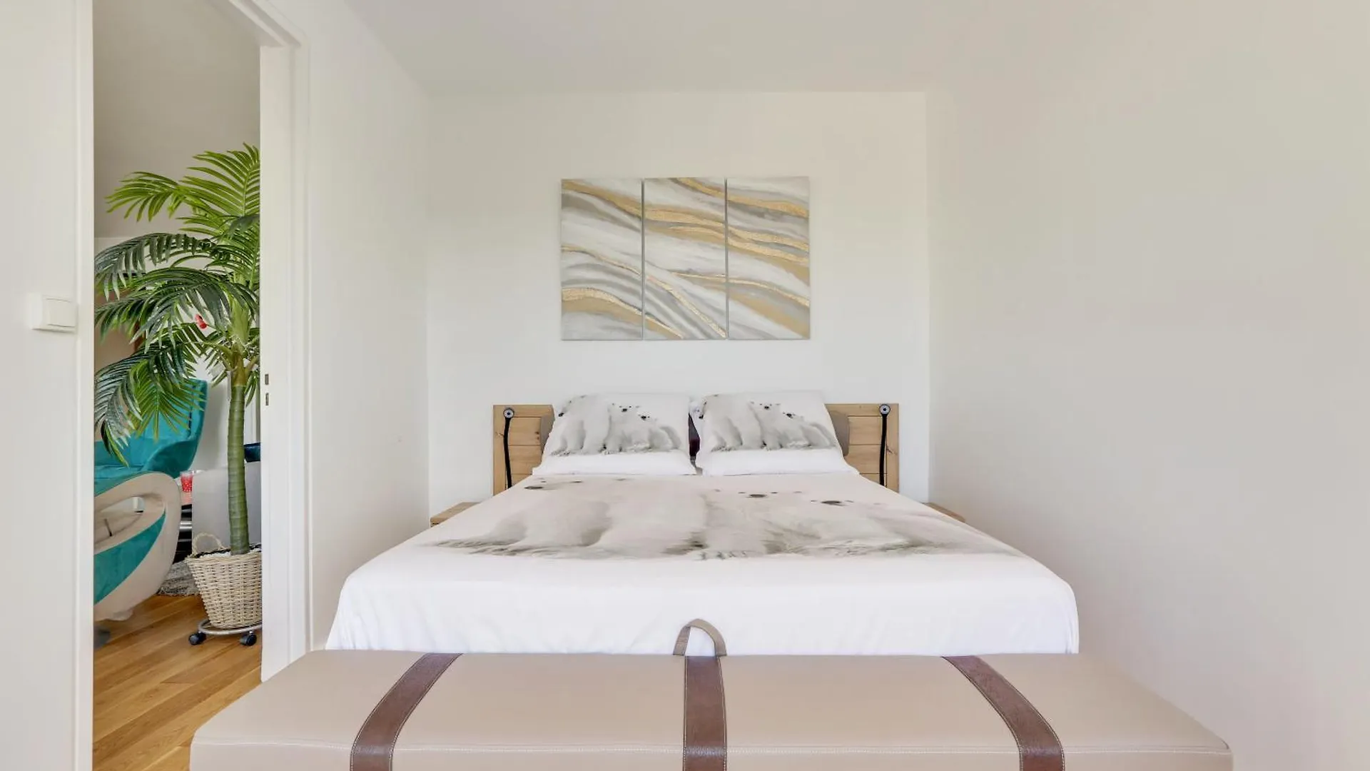 Paris Luxury Apartment 75M2 With Eiffel Tower View, 1 Min Metro, Parking 0*,  France