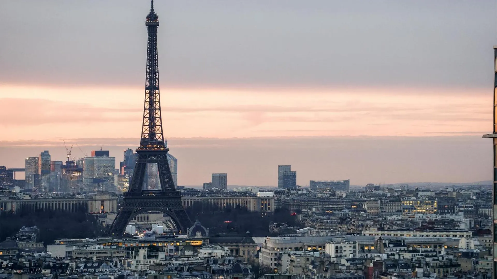 Paris Luxury Apartment 75M2 With Eiffel Tower View, 1 Min Metro, Parking France