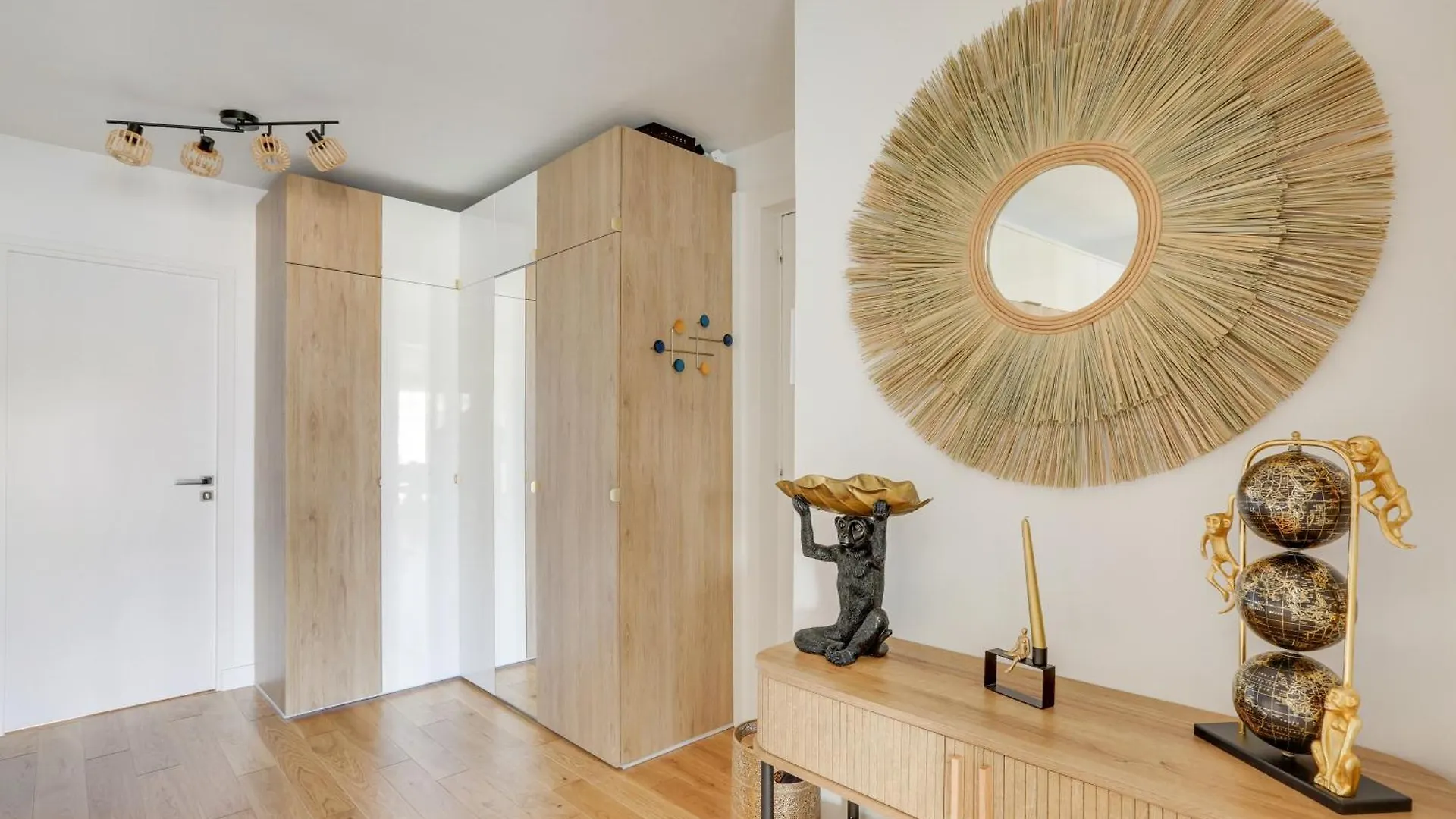 Paris Luxury Apartment 75M2 With Eiffel Tower View, 1 Min Metro, Parking