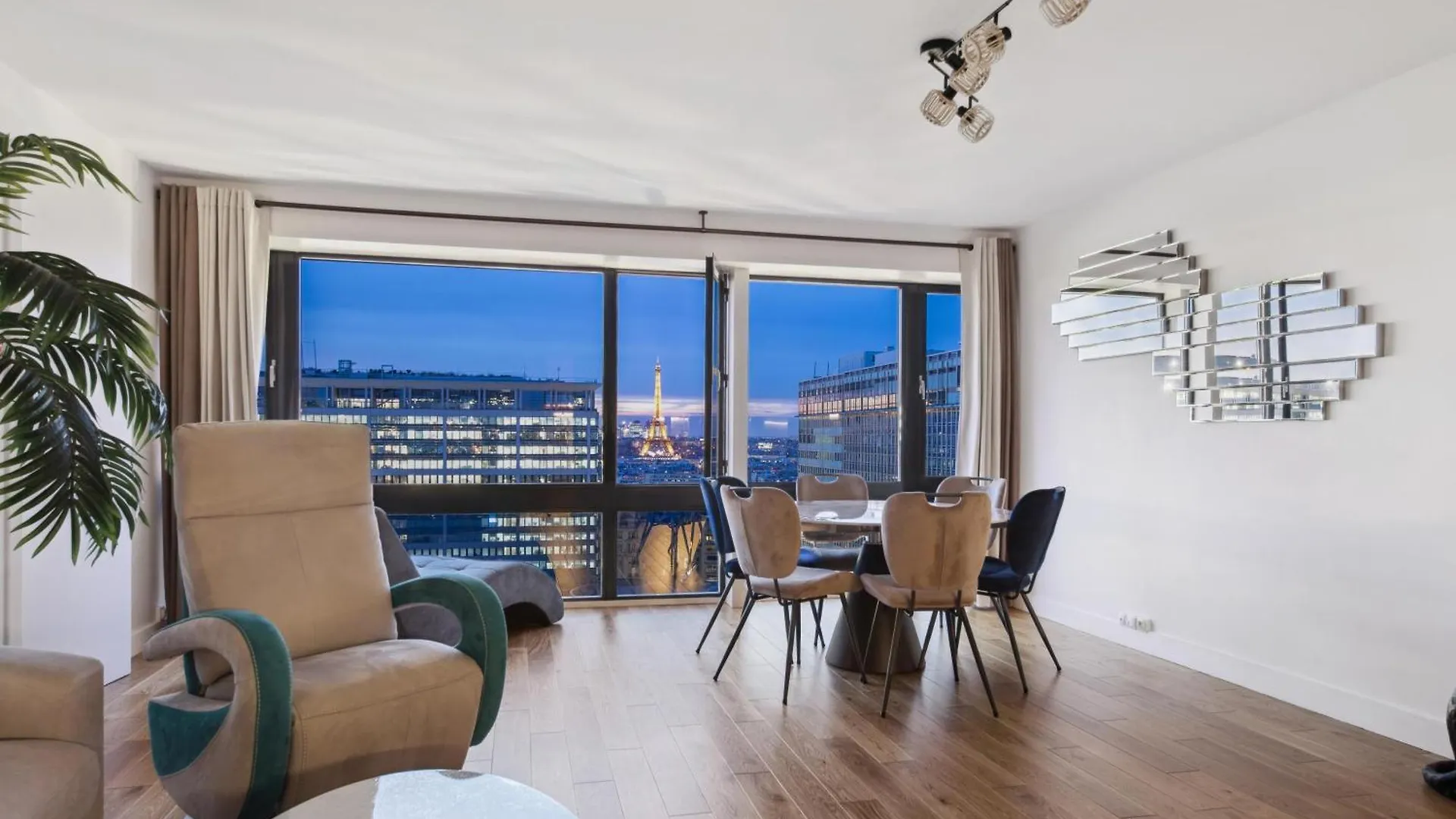 Paris Luxury Apartment 75M2 With Eiffel Tower View, 1 Min Metro, Parking 0*,