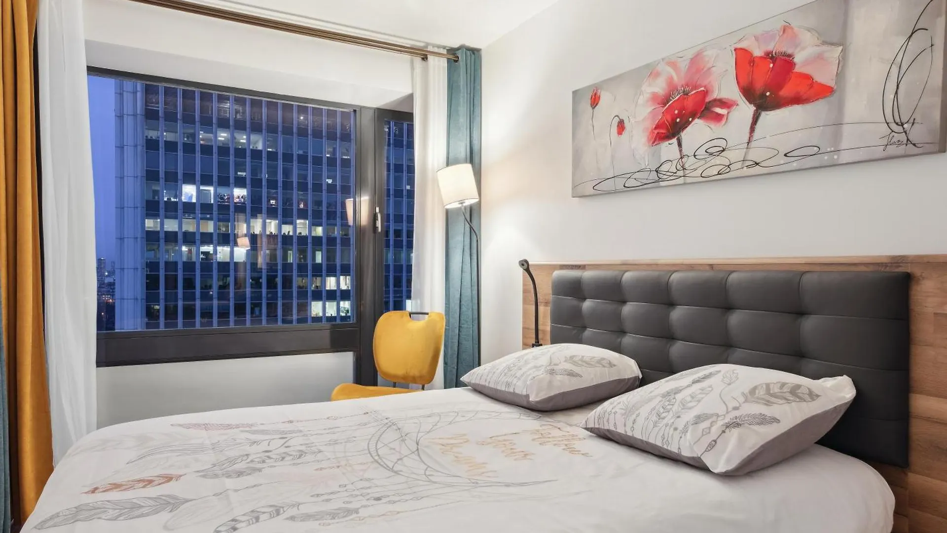 Paris Luxury Apartment 75M2 With Eiffel Tower View, 1 Min Metro, Parking